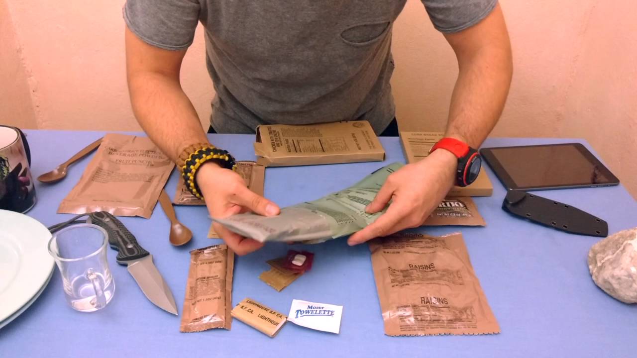 Review Meal Ready to Eat (MRE) US ARMY Menu 5 chicken, tomato, feta por Christian en español
