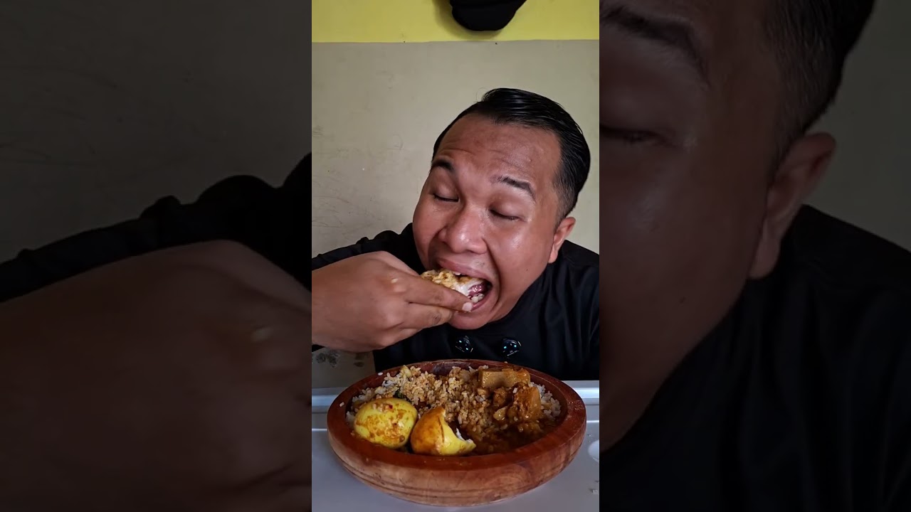 MAKAN GULAI NANGKA + TELUR...