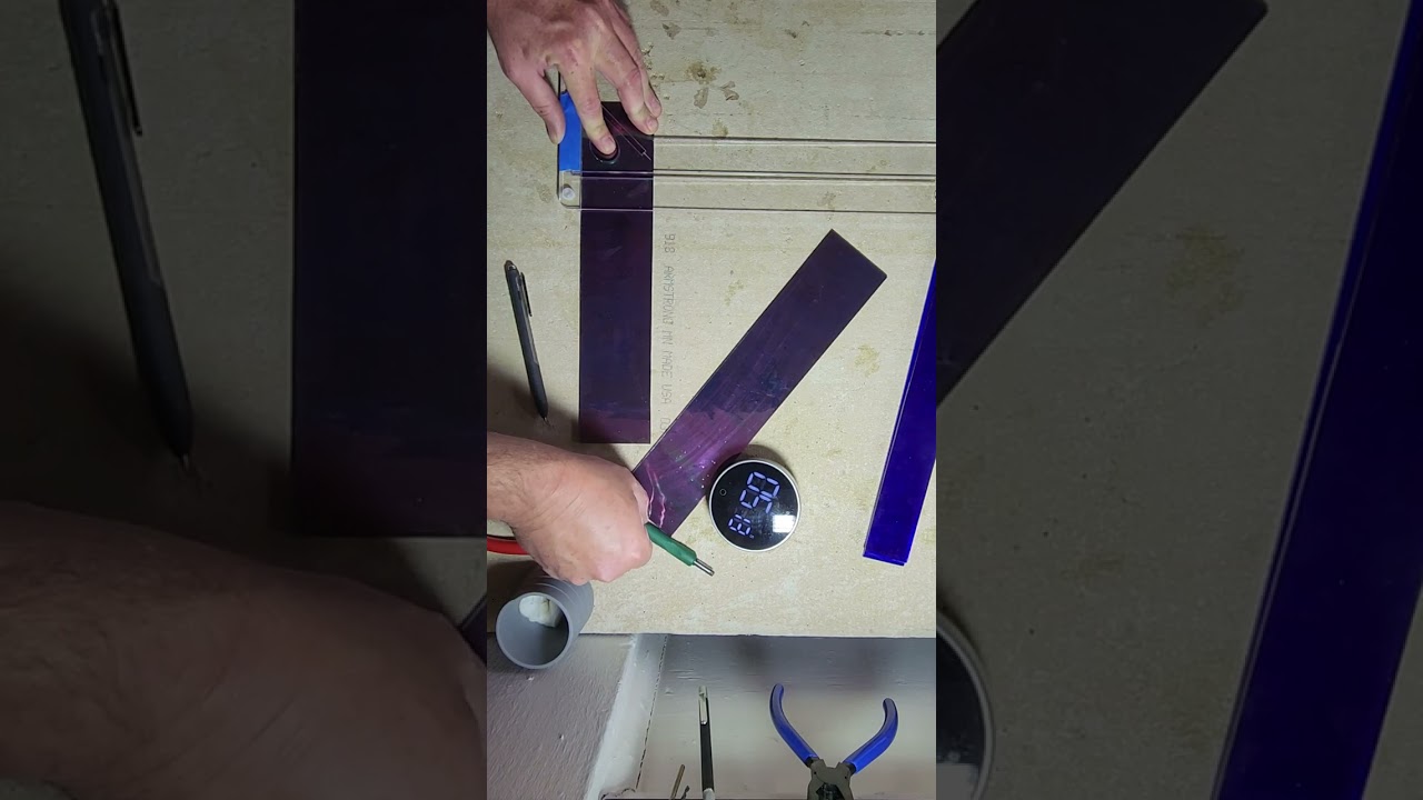 Stained glass spinner using straight line cutting assistant.