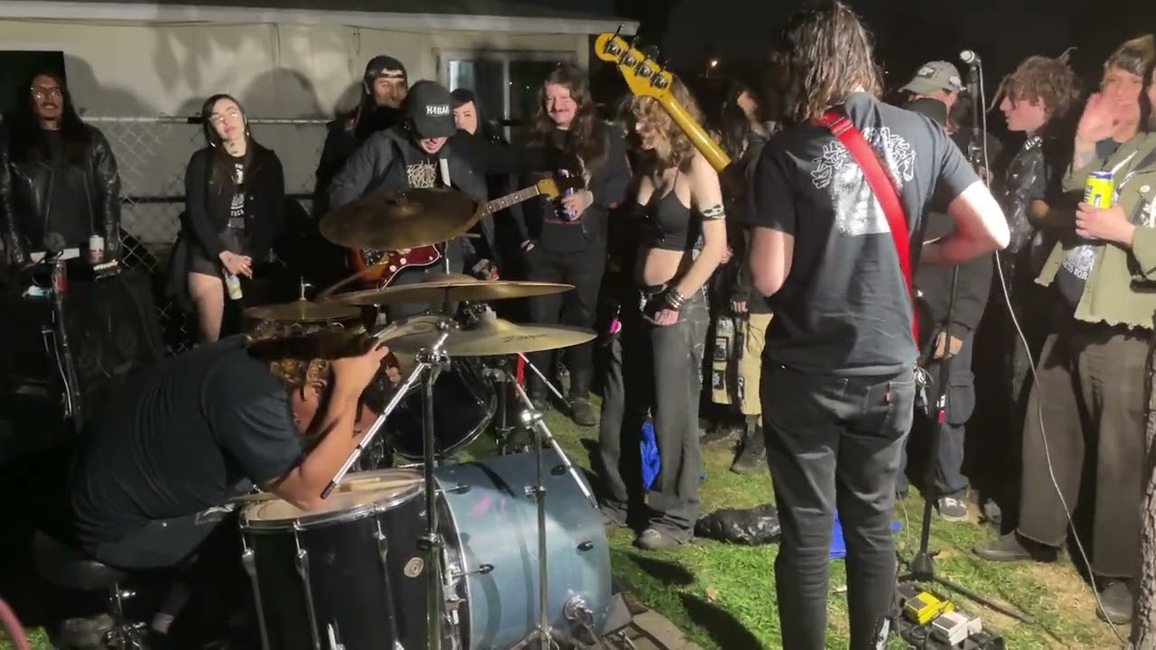 Lagrimas Live in Los Angeles (Full Vid)