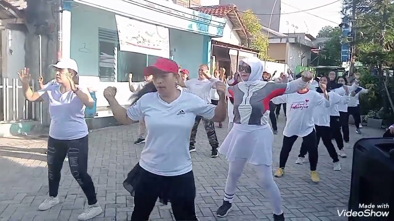 Bulor 4 RT 11 | Senam Minggu Sore 