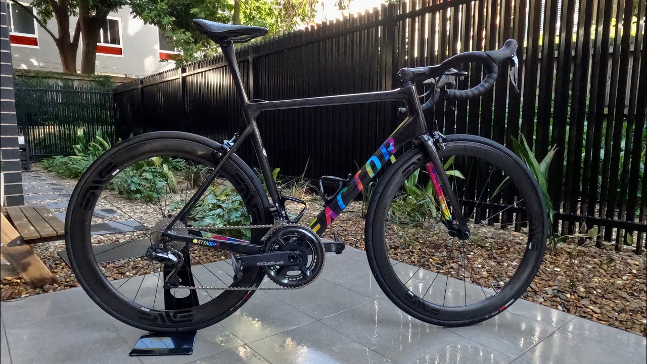 FACTOR 02 V.A.M. | deep focus slow motion | road bike