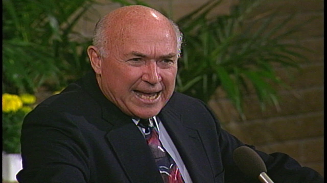 Pastor Chuck Smith -- Hosea Chapters 1-3 - 1993 HD