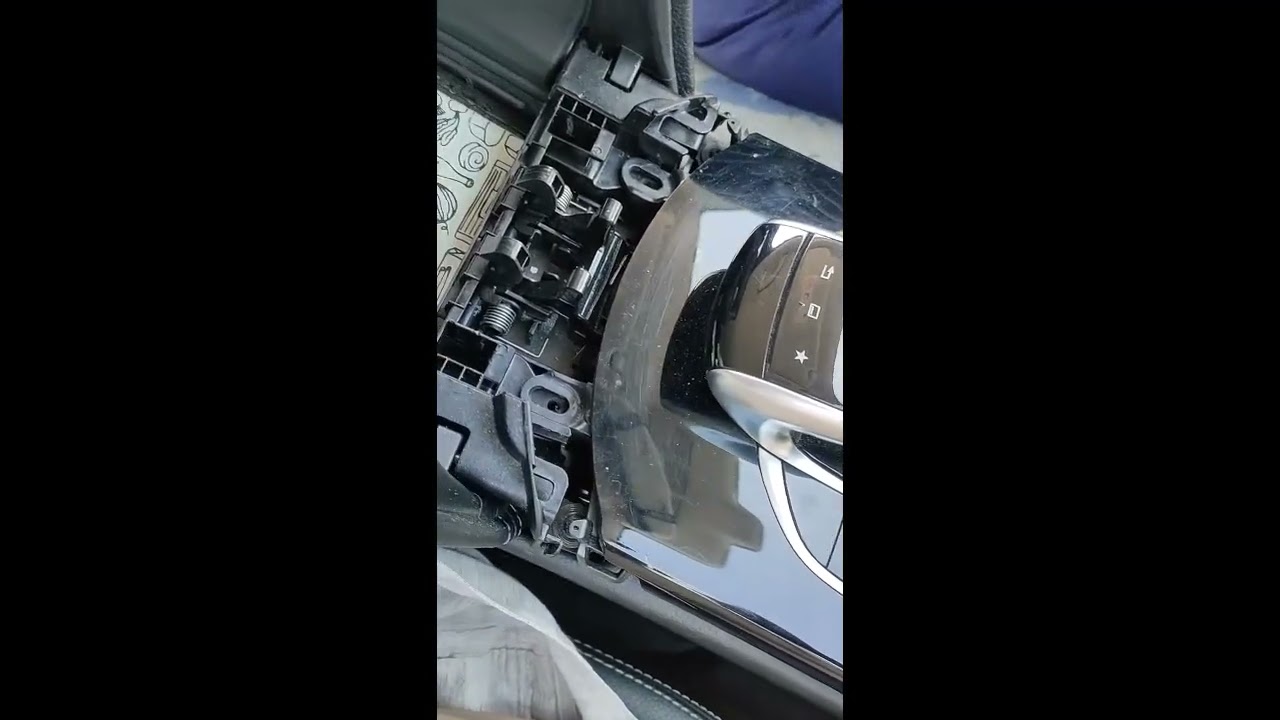 W205(ベンツ Cクラス前期)ナビのSSD化