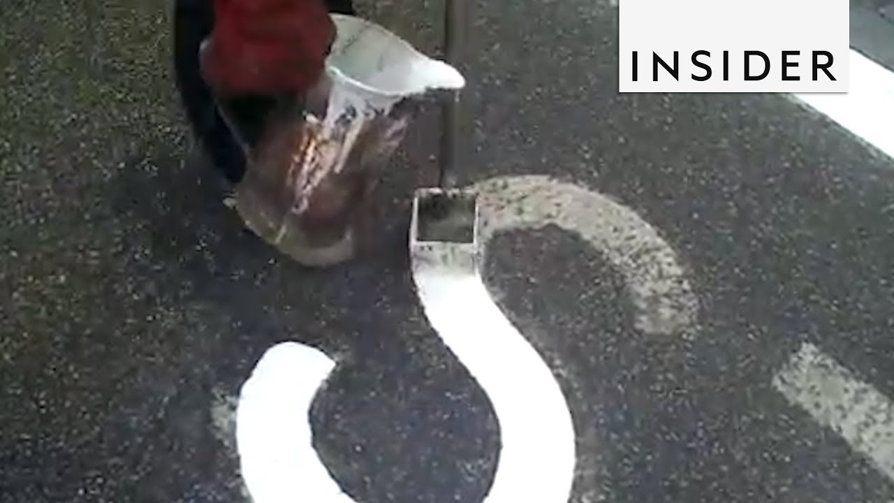 How Road Signs Are Painted