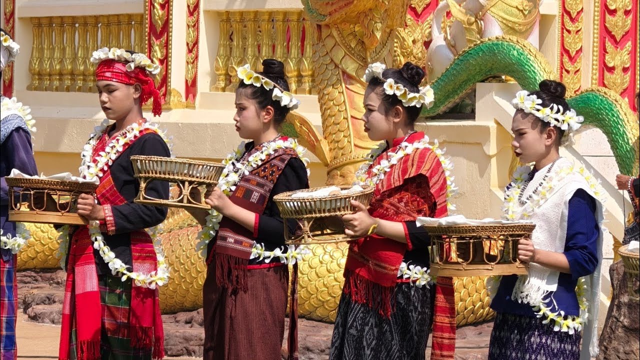 ภัณฑิรา สาวภูไทพาม่วน กำลังถ่ายทอดสด!