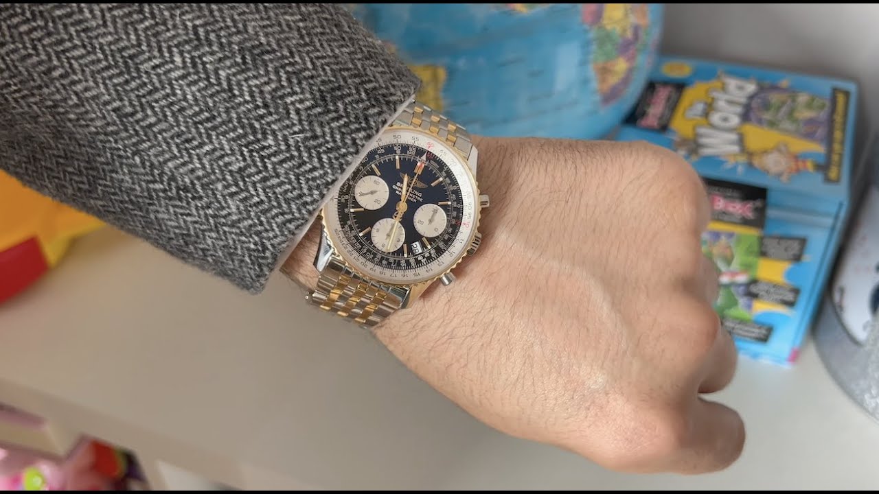 Breitling Navitimer A23322. Navitimer B01. Navitimer Steel and Gold
