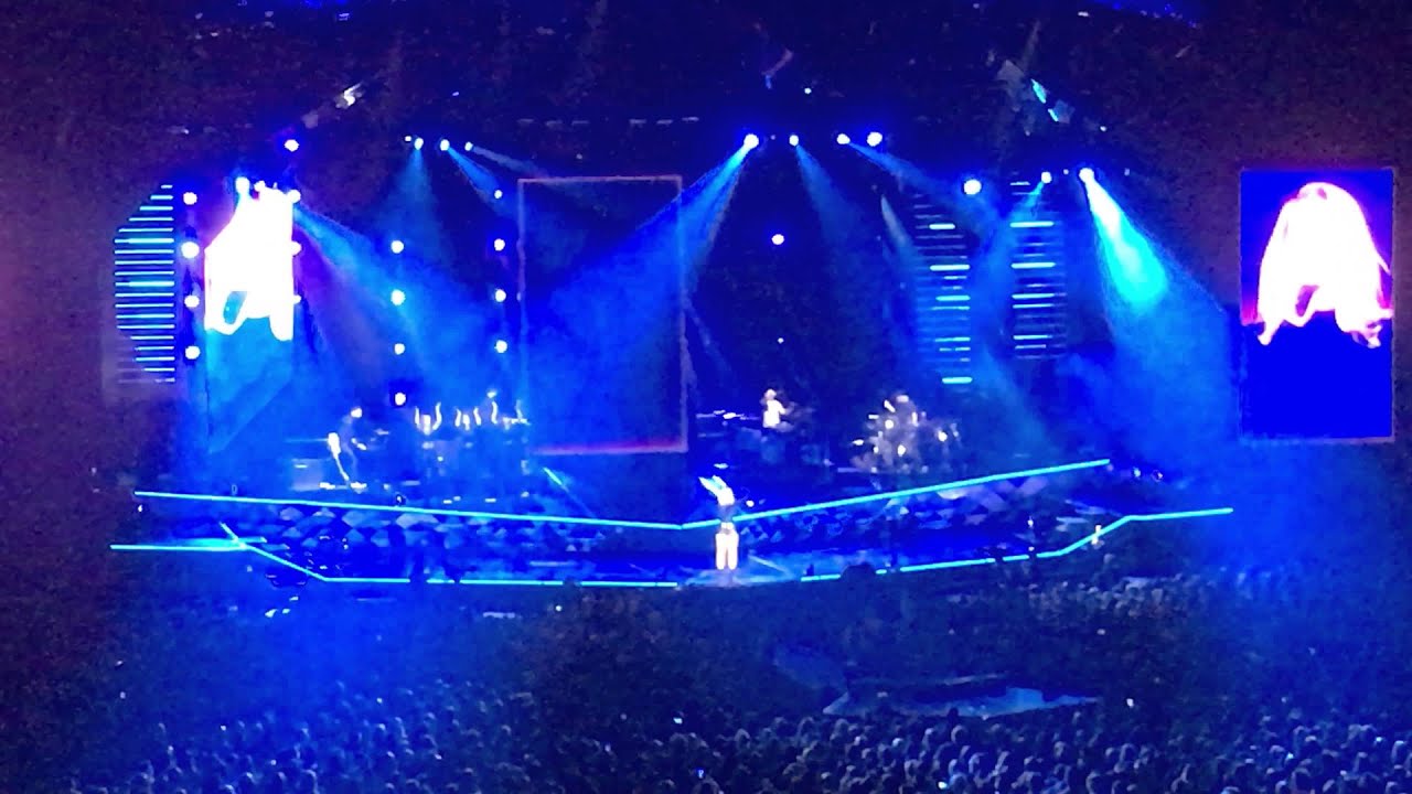 Ellie Goulding - Goodness Gracious Live