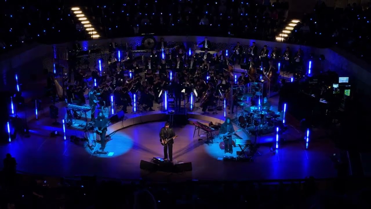 Car’s Outside JAMES ARTHUR LIVE Hamburg 2024 4K