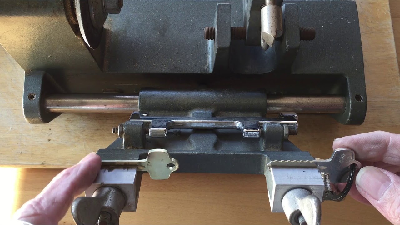 (11) Aligning Best keys on the Belsaw key duplicator