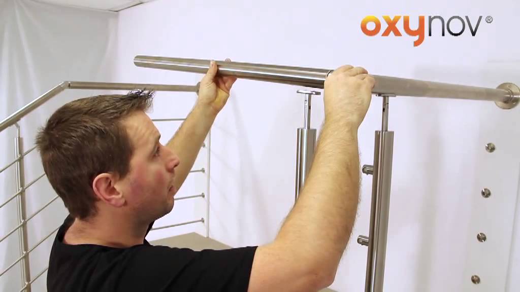 OXYNOV 18 Installation Garde-Corps Poteaux a plat avec rampe et tube inox - escalier