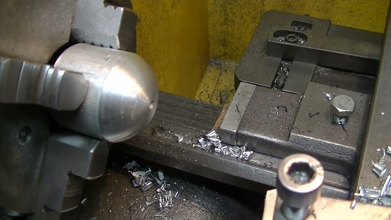 Nóż samoróbka aby mógł toczyć kulkę r-25mm która posłuży do tłoczenia blachy