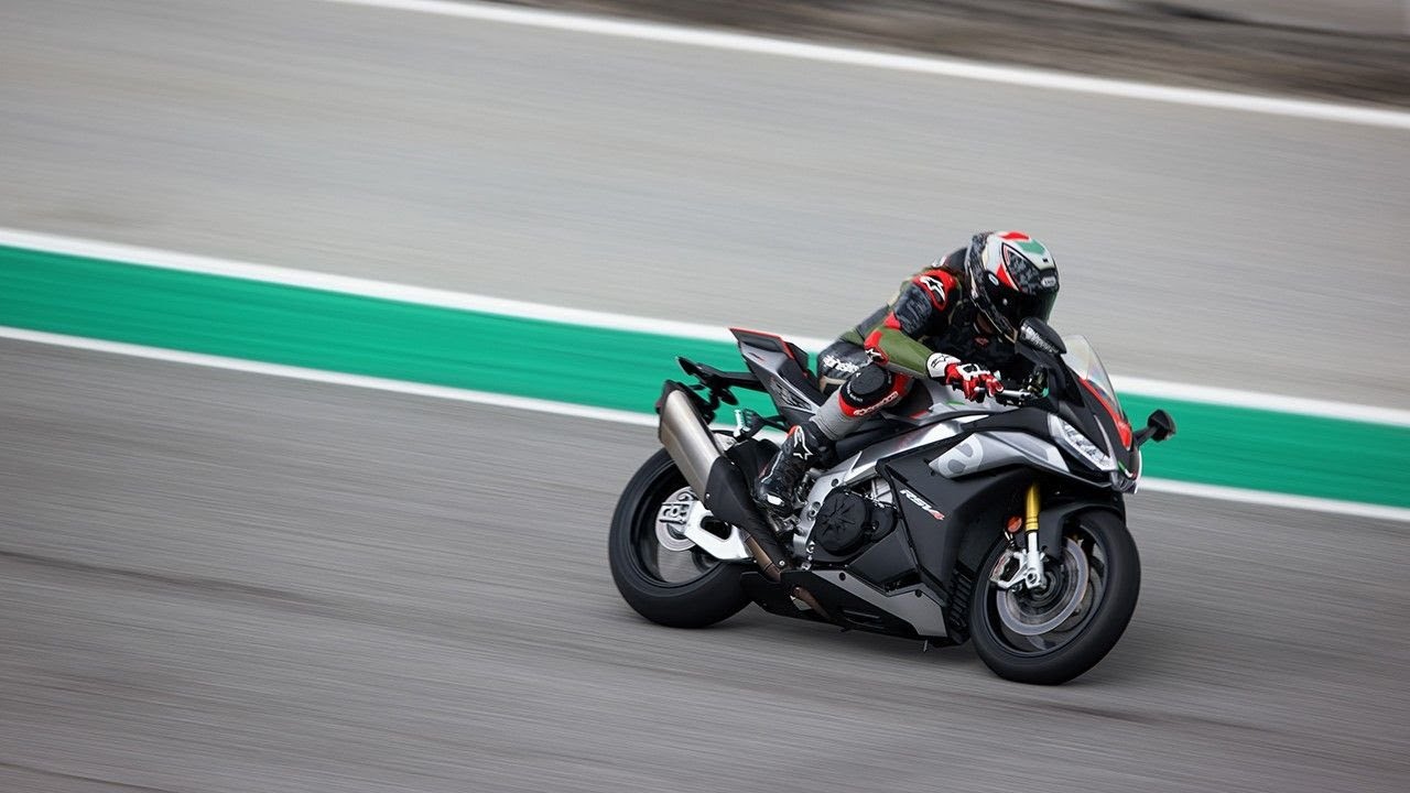 2021 Aprilia RSV4 Review | MC Commute