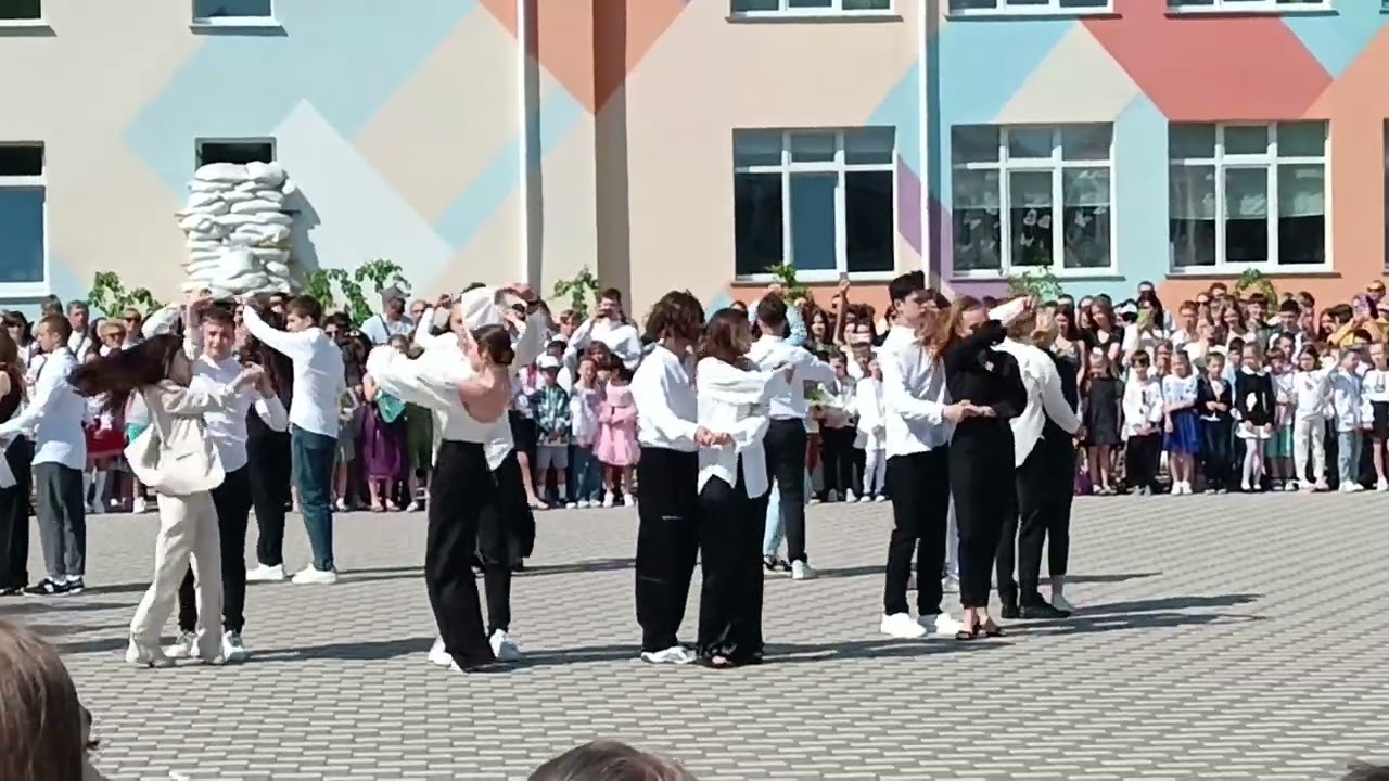 Останній дзвоник 2023 Ліцей 1 Петропавлівська Борщагівка Танець випускників #dance #school #ukraine 