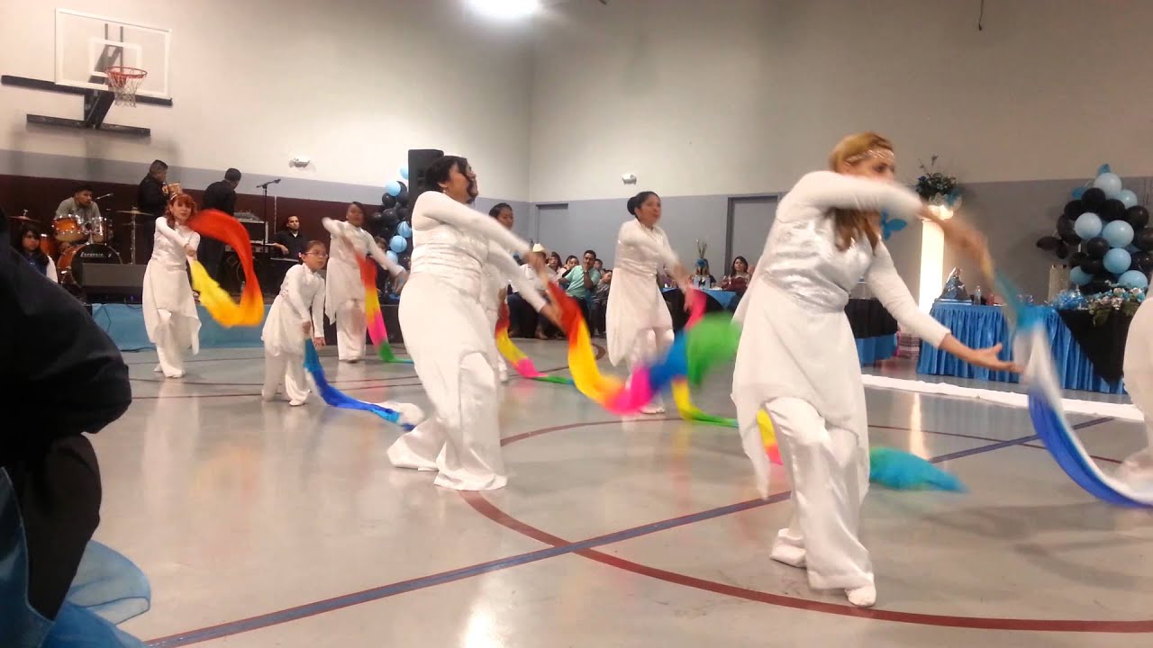 Soy amante de tu presencia, danza con abanicos