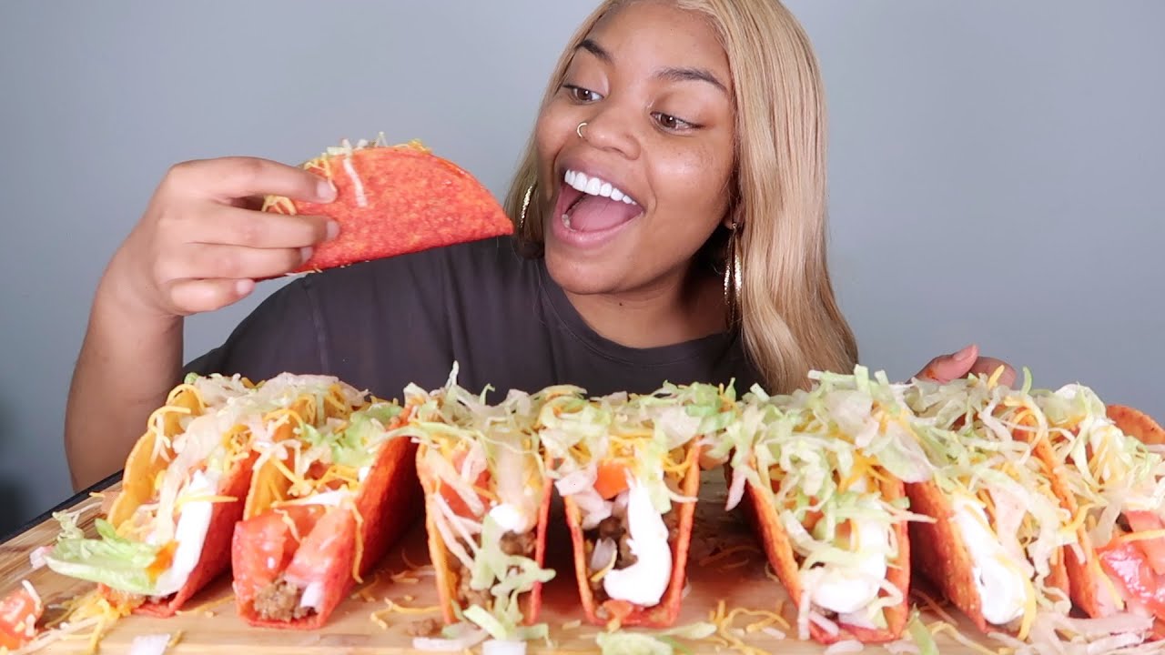 10 HOMEMADE TACOS MUKBANG!