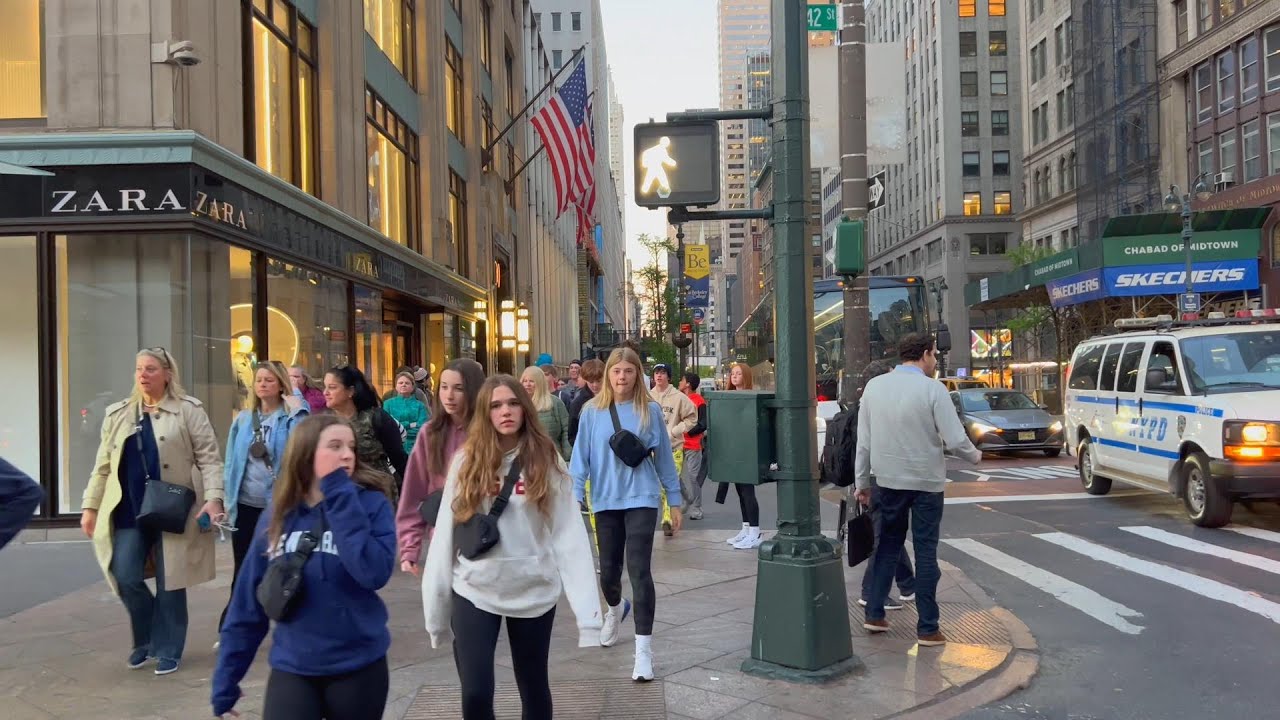 NYC Walk : 5th Avenue from Apple Store to Bryant Park & Back (April 2023)