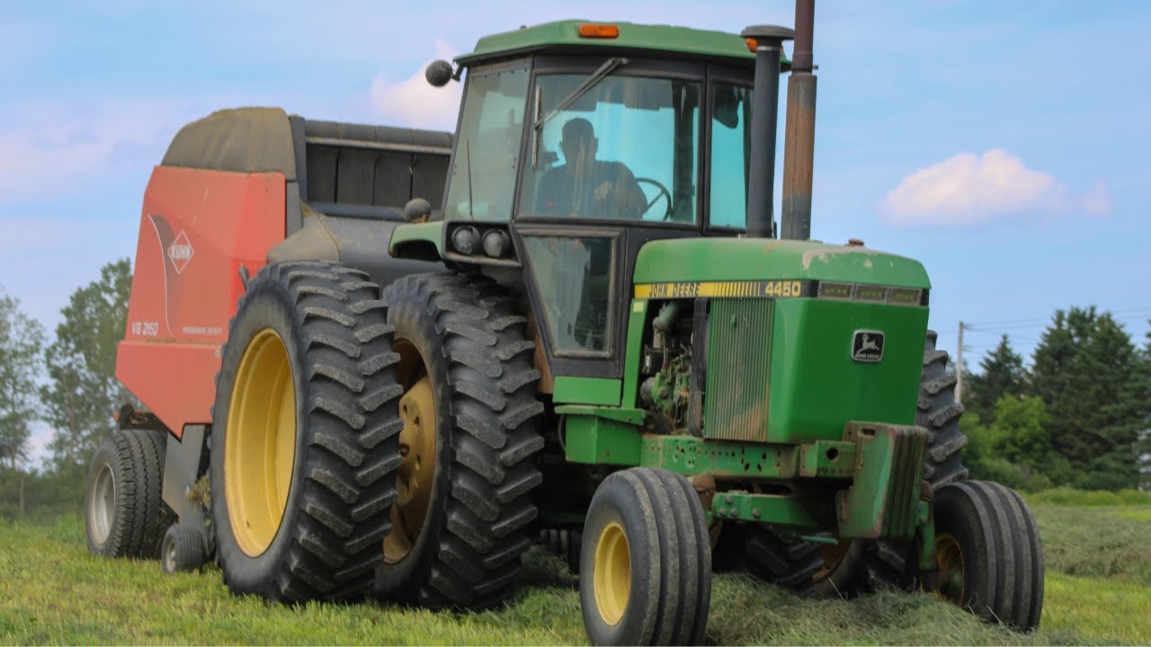 John Deere 4450 Tractors Baling Hay