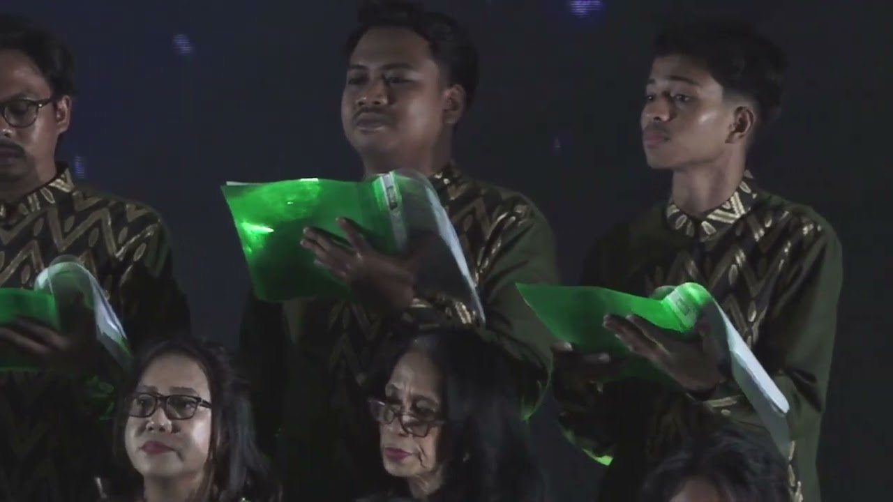 My Christmas Tree & The First Noel - Paduan Suara Tiga Saudara