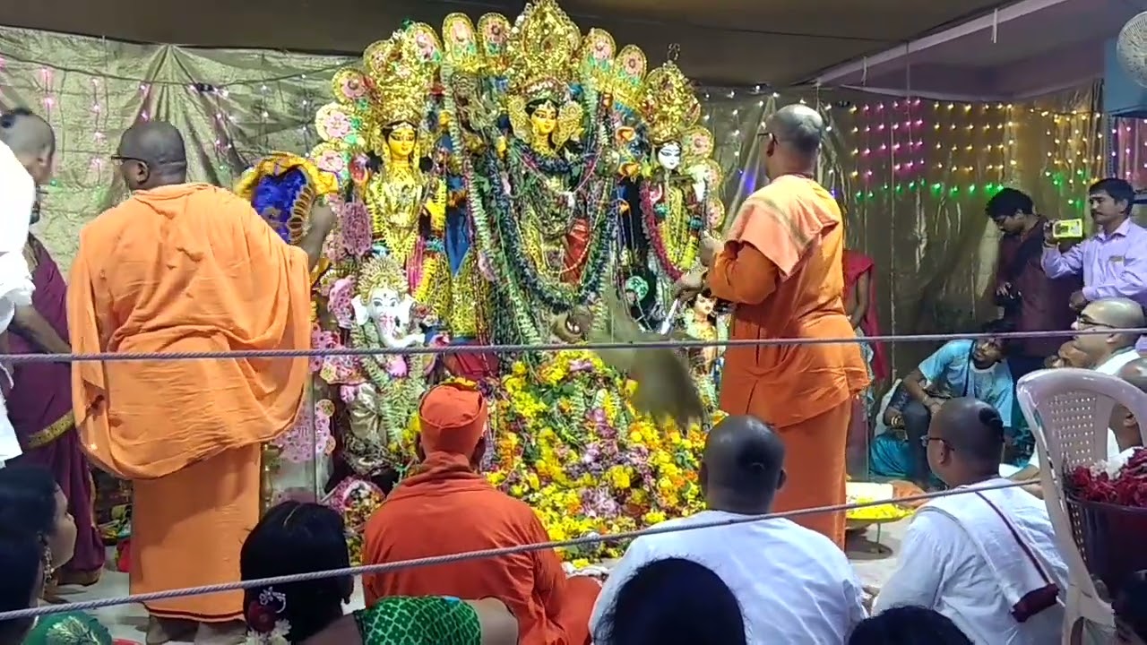 2018 Oct 18 (6.52pm) Arathi by #Ramakrishna Mission monk at Madras Kalibari, T Nagar. 