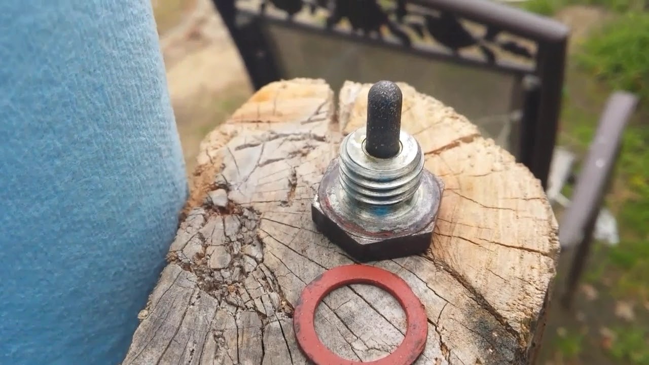Triumph TR7 1977 5-speed transmission fluid drain and fill