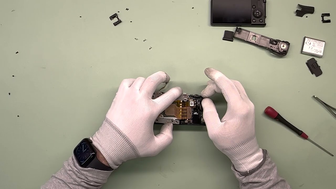 Как отремонтировать камеру Ricoh GR III - пыль внутри объектива