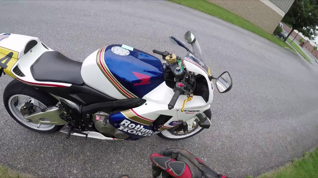 is a Honda CBR 600RR Big Enough for a Man?