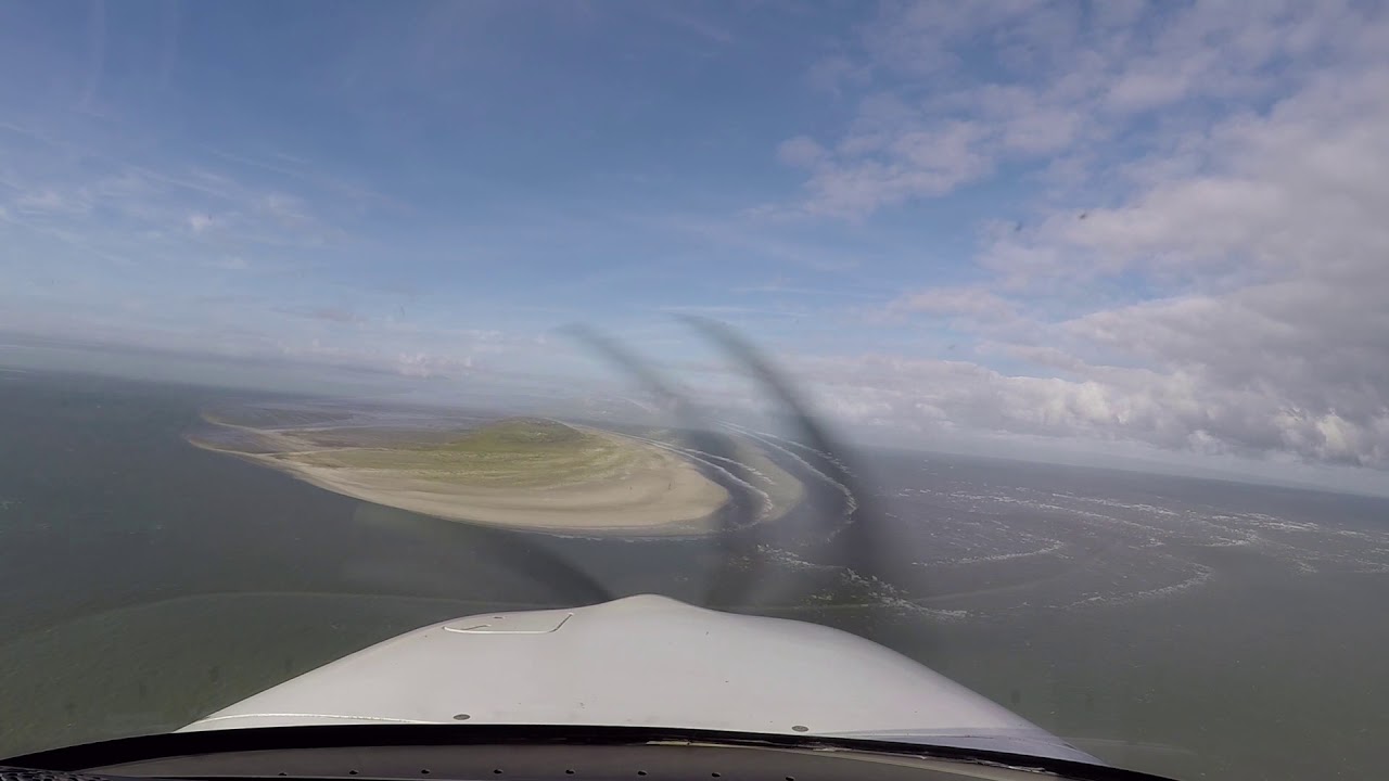 Anflug auf Juist (EDWJ  RWY 26) PiloTomek & m-Beauty Team-1 Cirrus SR 20 G3 D-EPGT
