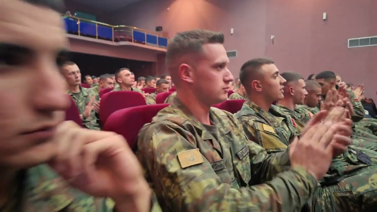 Studentët e AFA-së  në një programi artistik me këngë dhe valle tradicionale nga trevat shqiptare