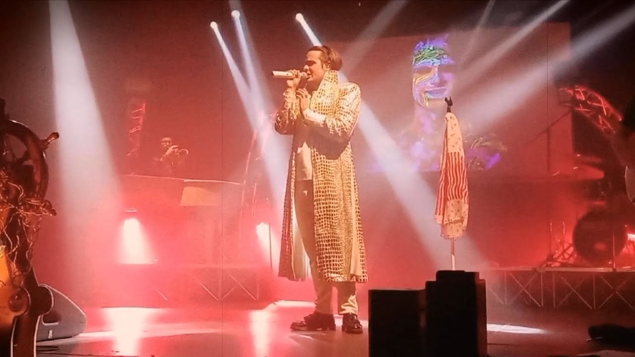 AMALO Fans Camera 2 (Renato Zero Tribute)