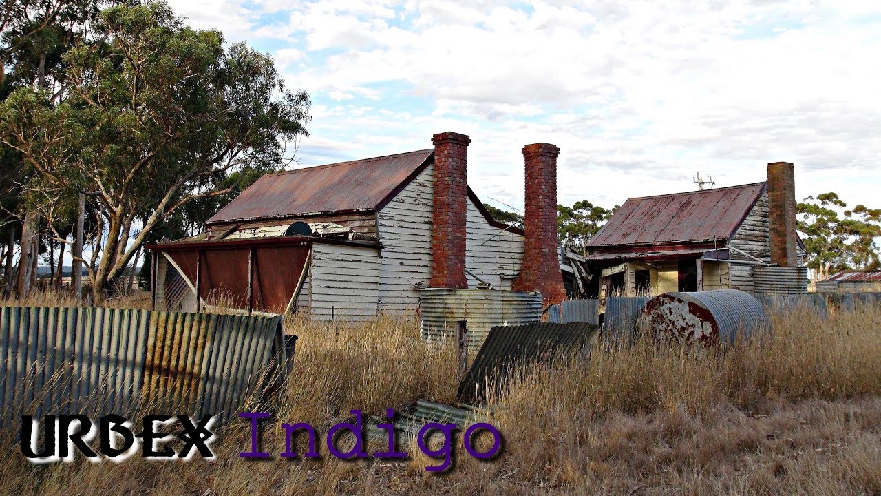 Abandoned - Old Cottage , well preserved interiors/no vandals just decay