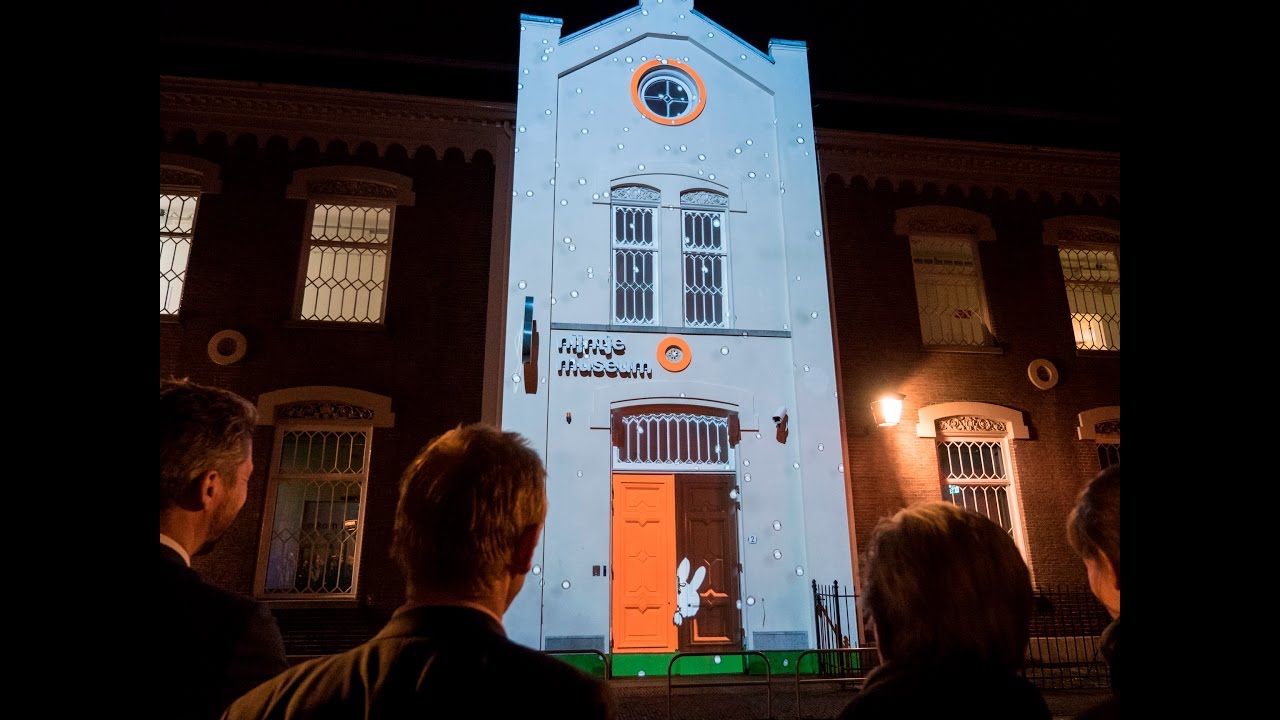 'hier woont nijntje' - projectie op het nijntje museum