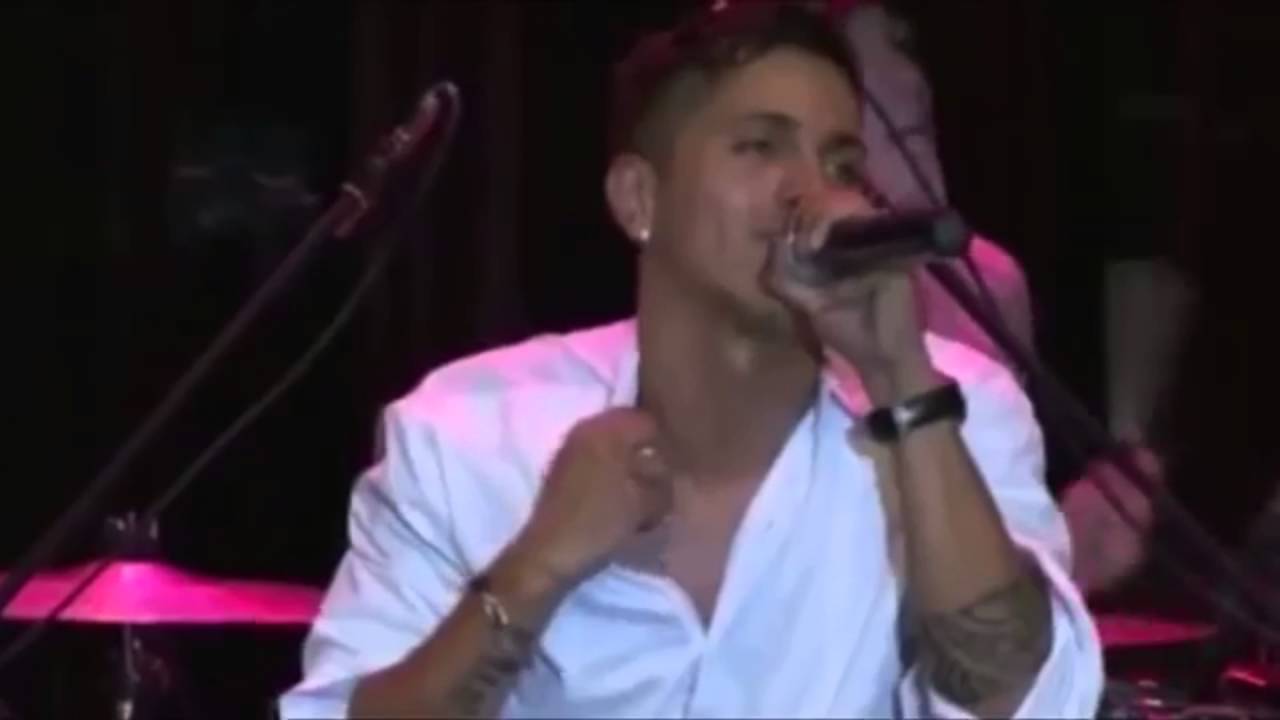 18 Kilates - Chica del este / Deja de llorar │ EN VIVO