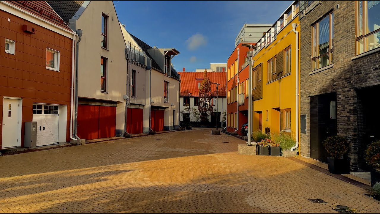 🇸🇪 Malmö, Sweden's Hidden Gem | Relaxing Autumn Walk in Västra hamnen [4K HDR 60fps ASMR]
