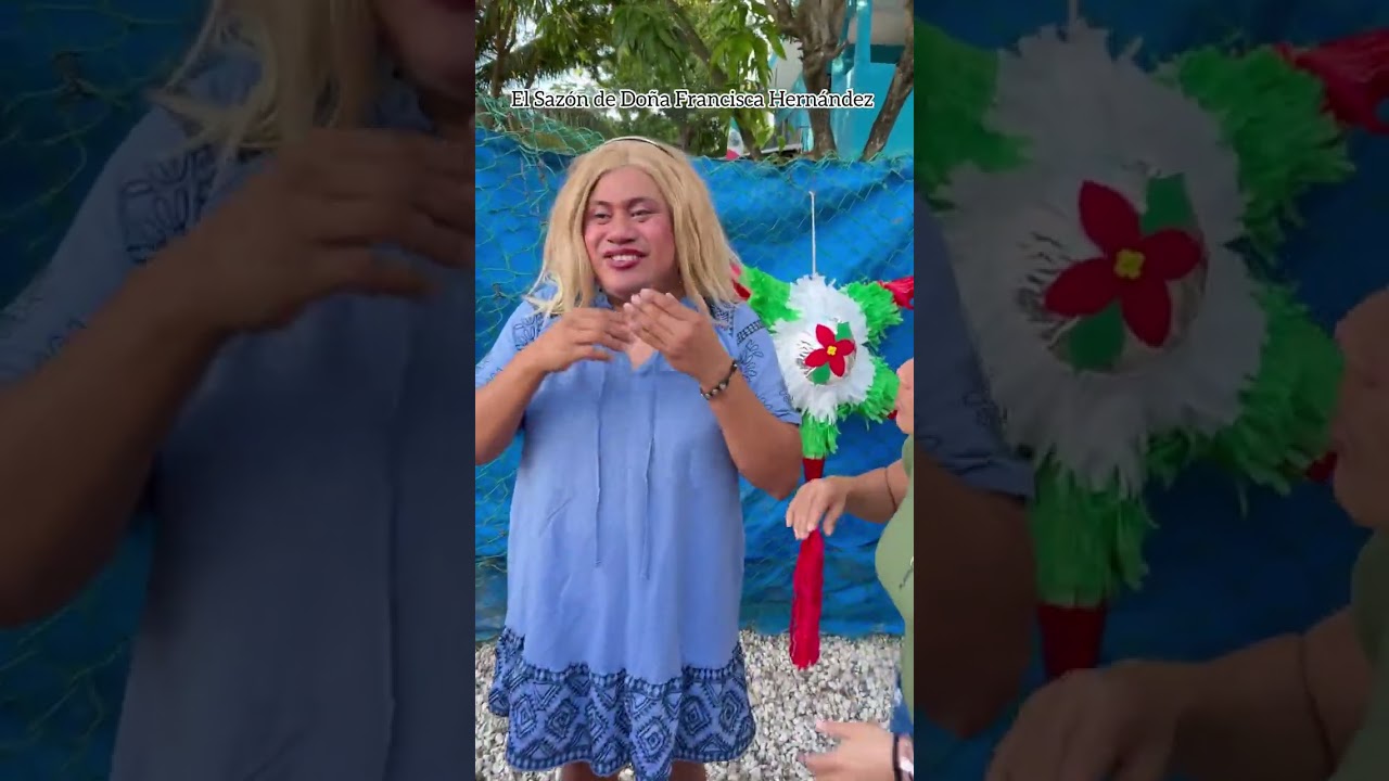 Dominga salió a vender piñatas