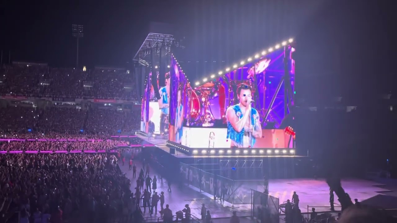 Harry Styles - What Makes You Beautiful - Barcelona, Spain 7.12.2023