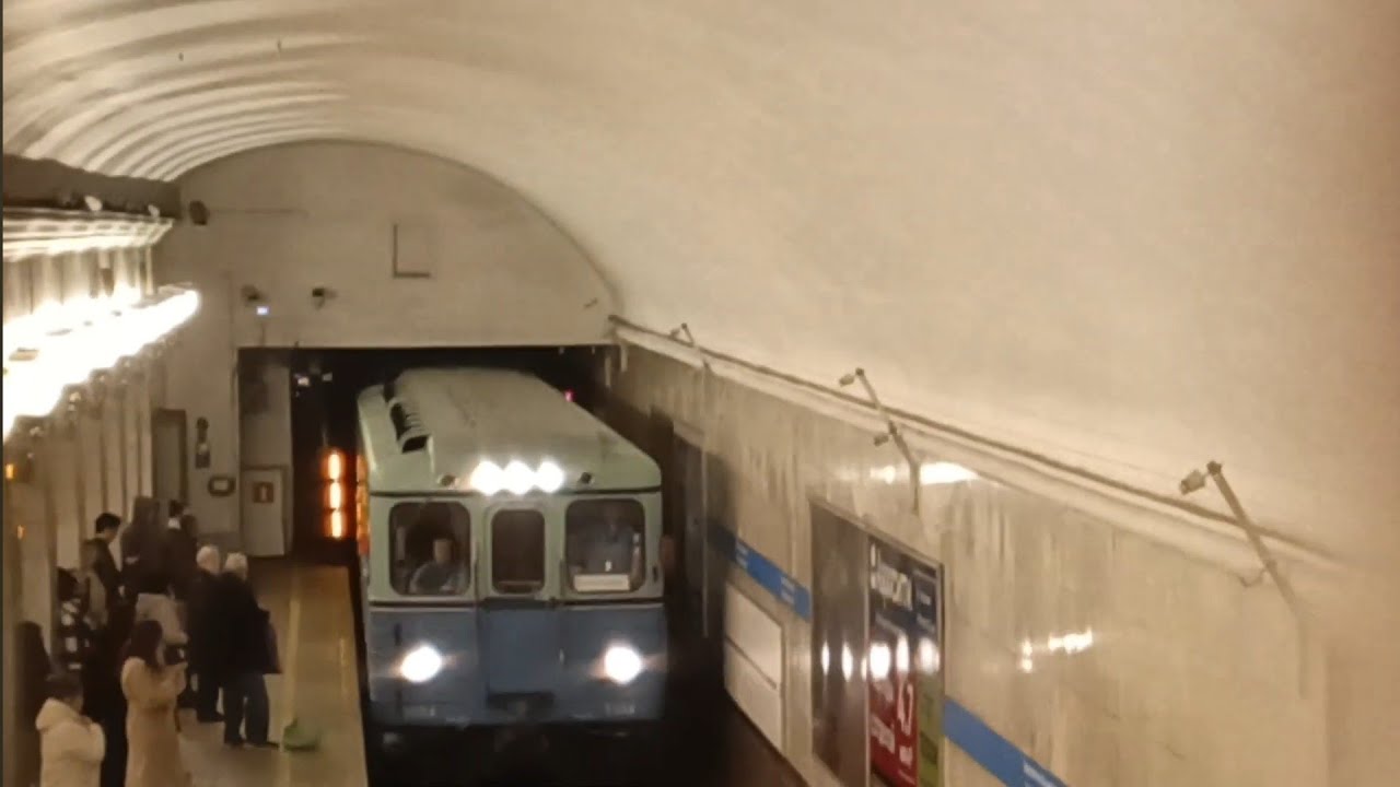 МЕГАЭКСКЛЮЗИВ! Перегонка ретросостава с видом сверху! Вместе с Метрофанаткой и другом Стасом!