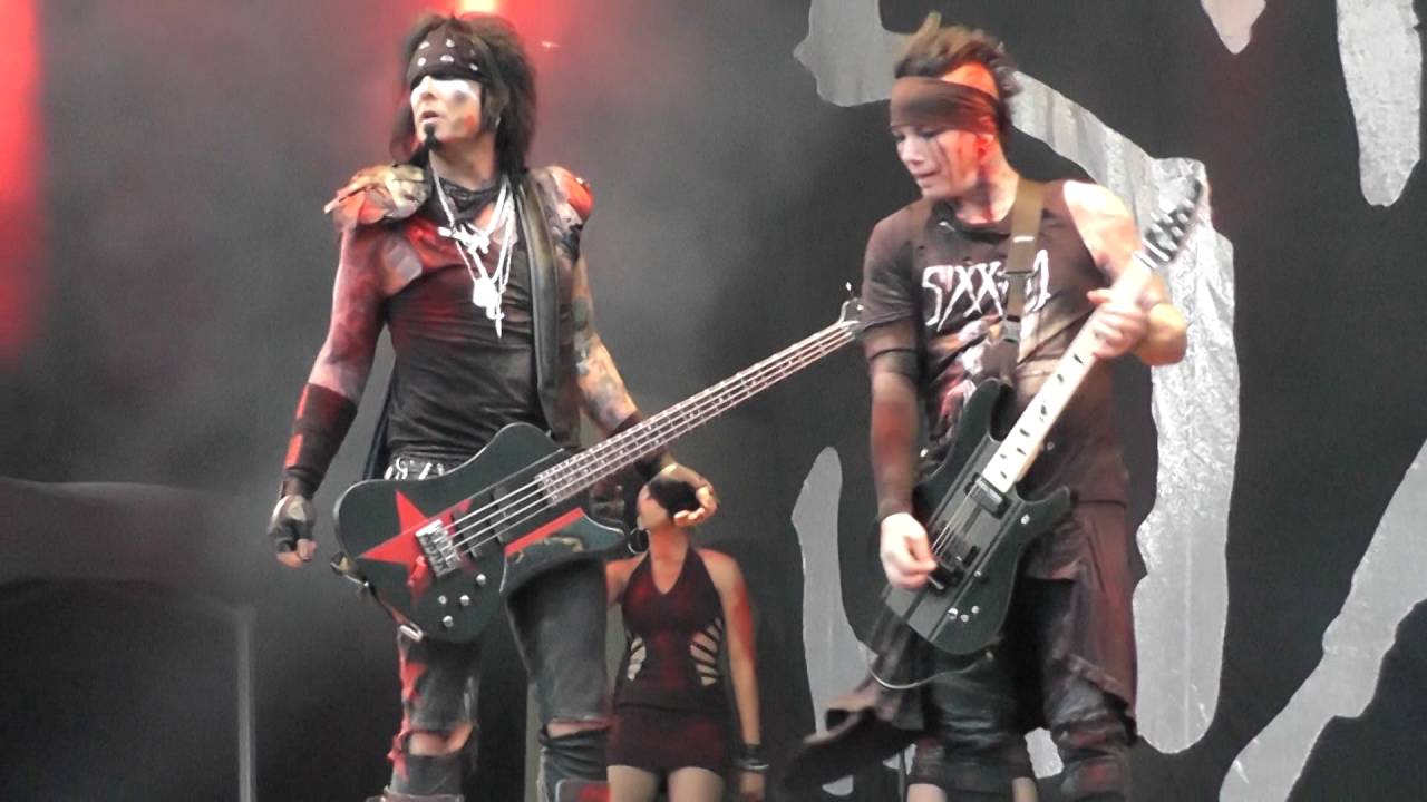 Sixx A.M. - Lies of the Beautiful People 