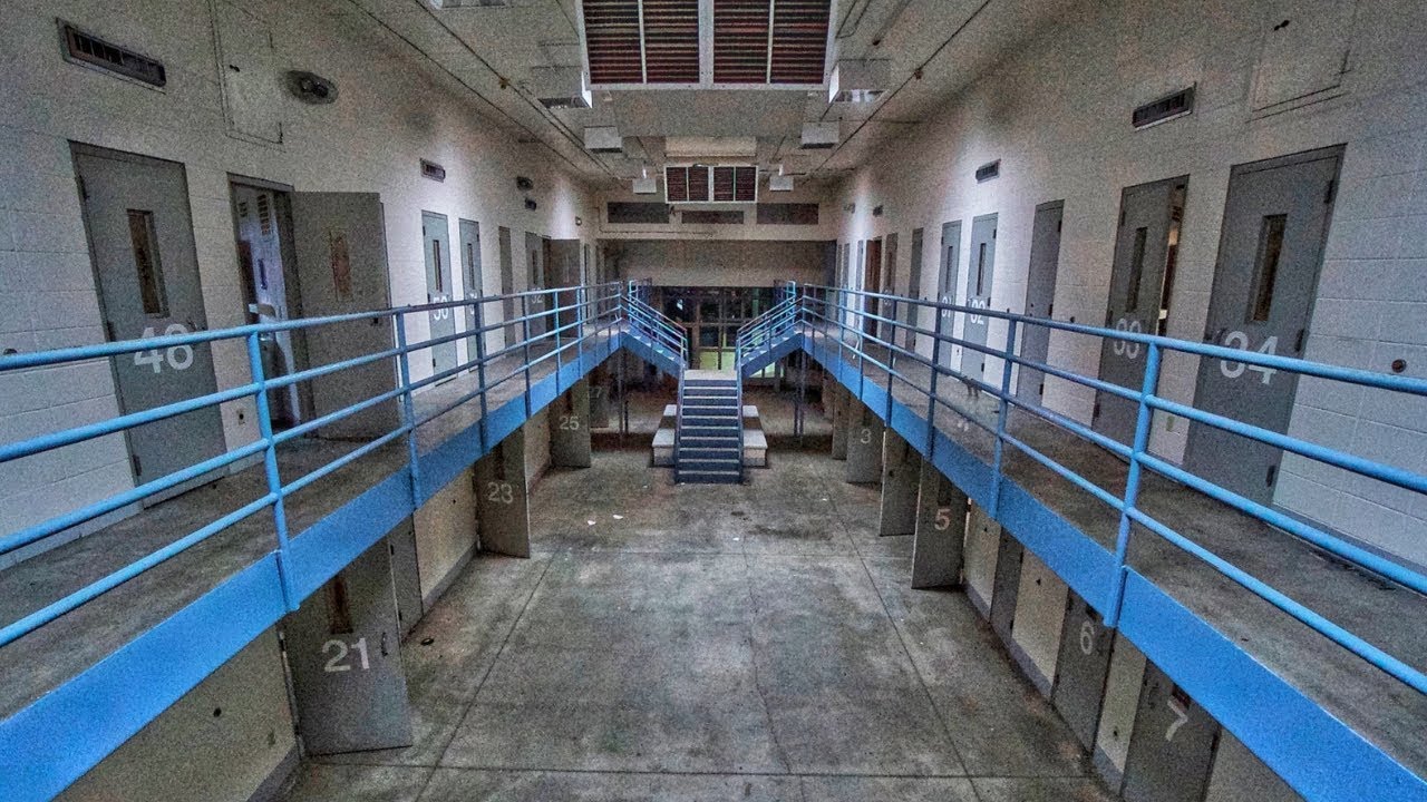 Abandoned Prison Exploration @ Night