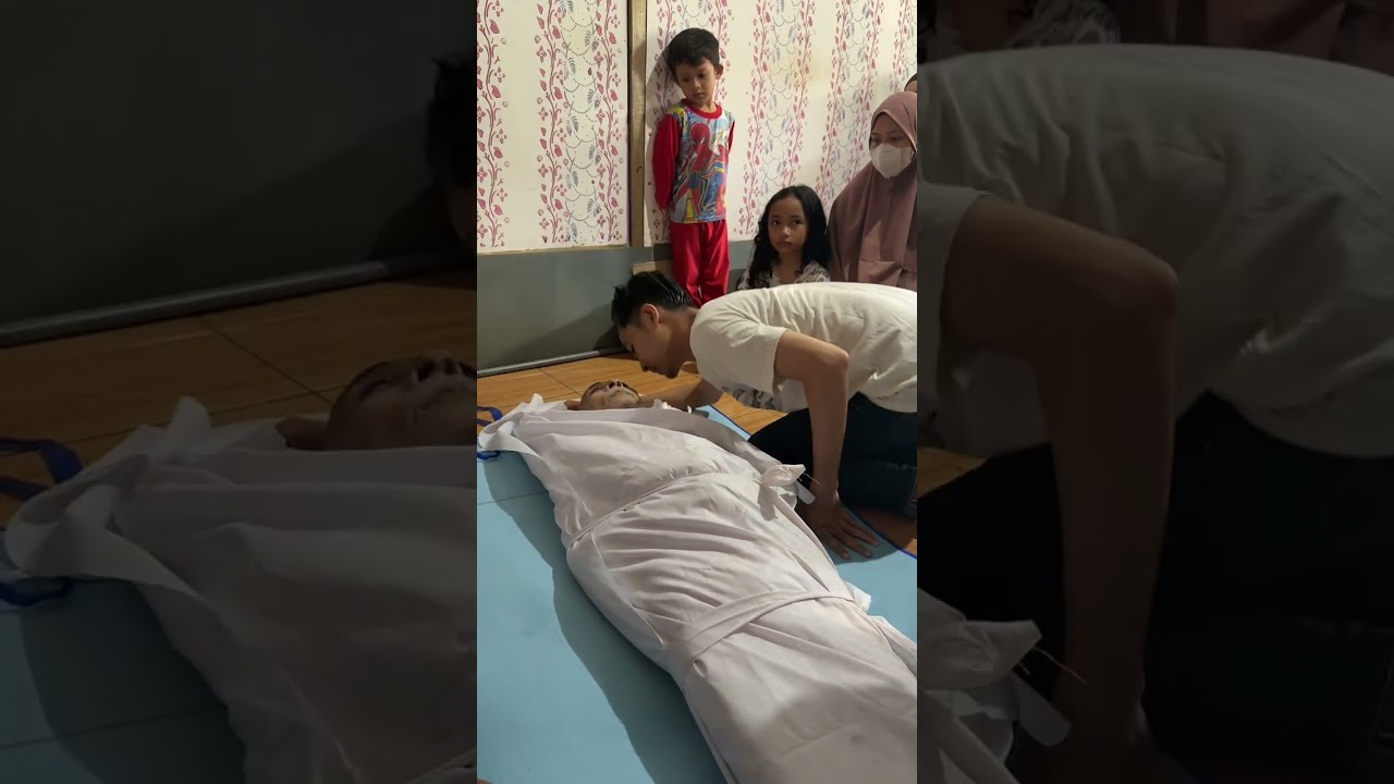 Ayah kami meninggal 
