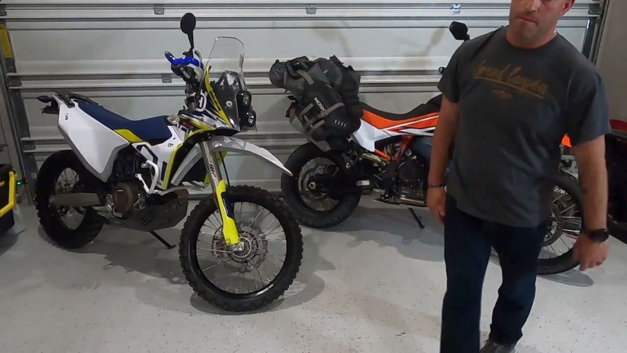 Husqvarna 701 Enduro (2020) vs KTM 890 Adventure R (2023)