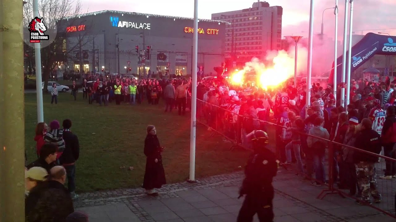 Fanoušci před derby u ČEZ Areny