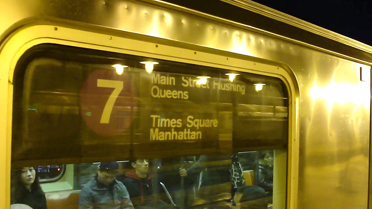 IRT Flushing Line: R62A 7 Train at 61st St-Woodside (Main St Bound)