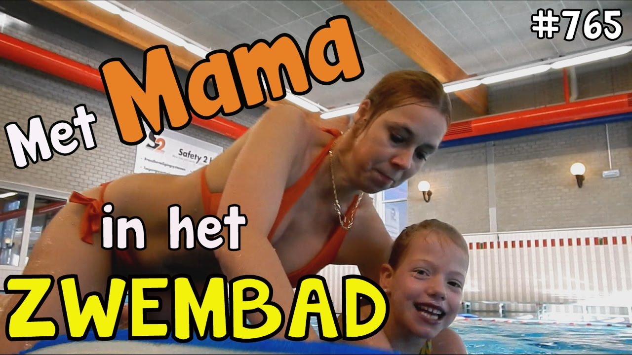 Aan MAMA ZWEMLES geven en daarna VECHTEN en STOEIEN op de mat. WATER WORSTELEN. #765