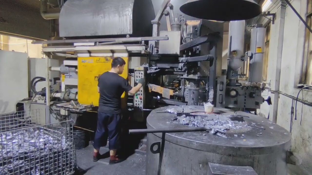 manual cold chamber die casting working process