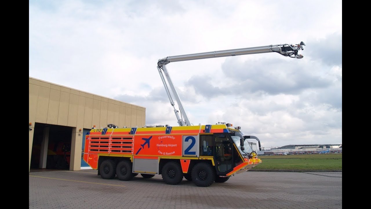 FLUGHAFENFEUERWEHR HAMBURG ZIEGLER Z8 GROßLÖSCHFAHRZEUG