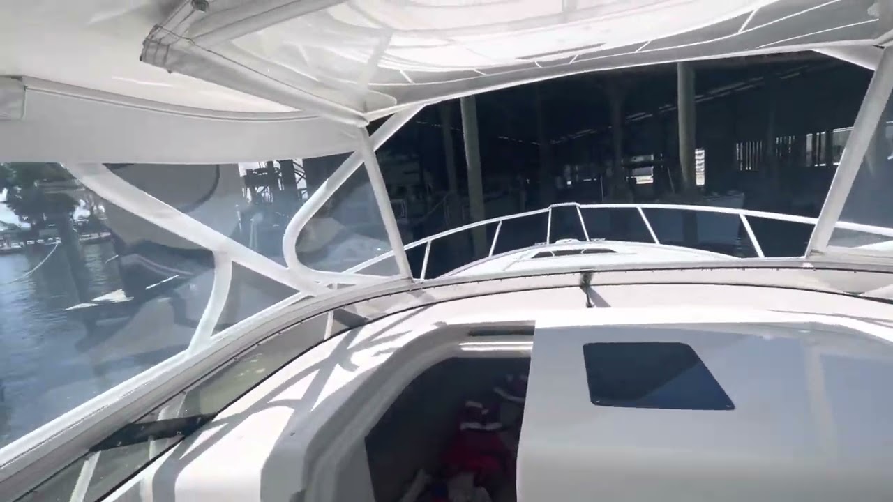 Advanced docking class on a 39’ Intrepid Express.
