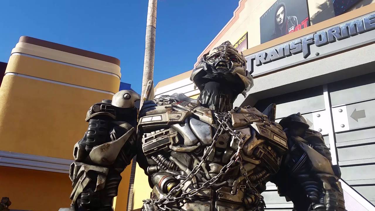 Megatron v.s. 9-year old cancer Survivor at Universal Studios Hollywood