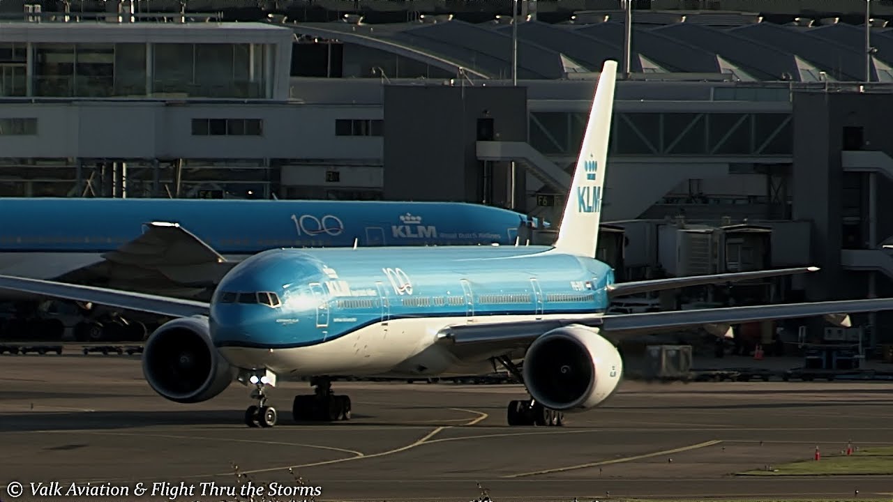 Captain Tom heading to Bangkok @ PH-BVR - KL875