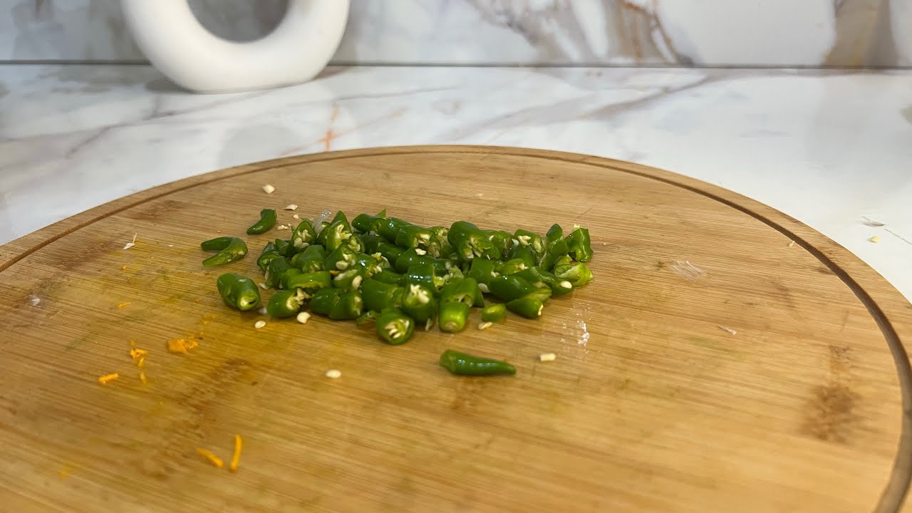 How to  cut Green chili 🌶️ _ chillies cutting on board 👍